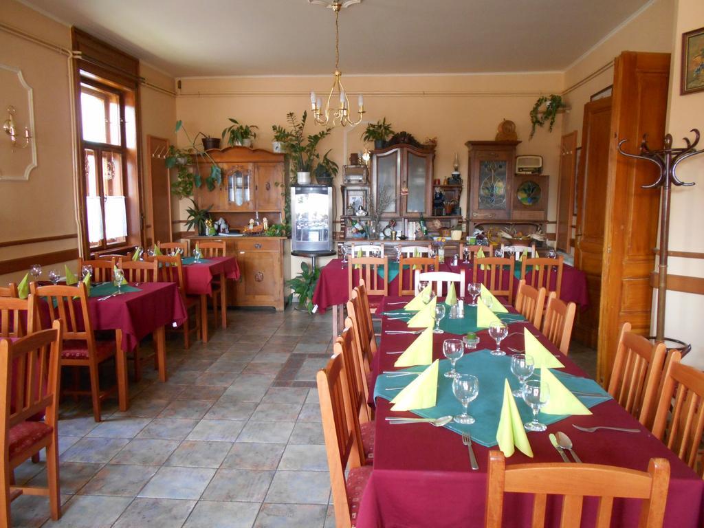 Borostyánkert Étterem&Vendégház Sitke Esterno foto